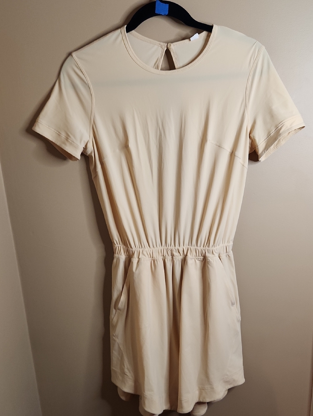 Lululemon Lightweight High-Neck Romper in Prosecco. Size 4. #W1DU9R